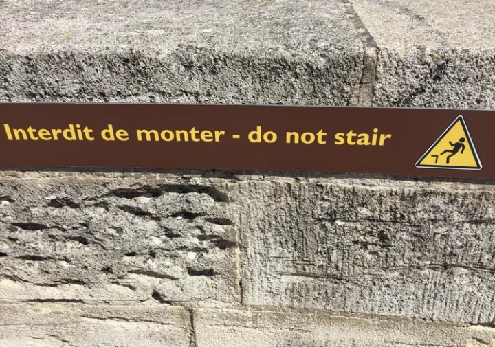 Interdit de monter / Do not stair